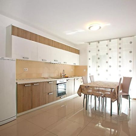 Apartments Maslina I Njivice Kültér fotó
