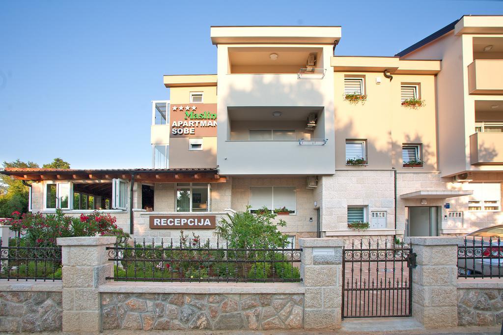 Apartments Maslina I Njivice Kültér fotó