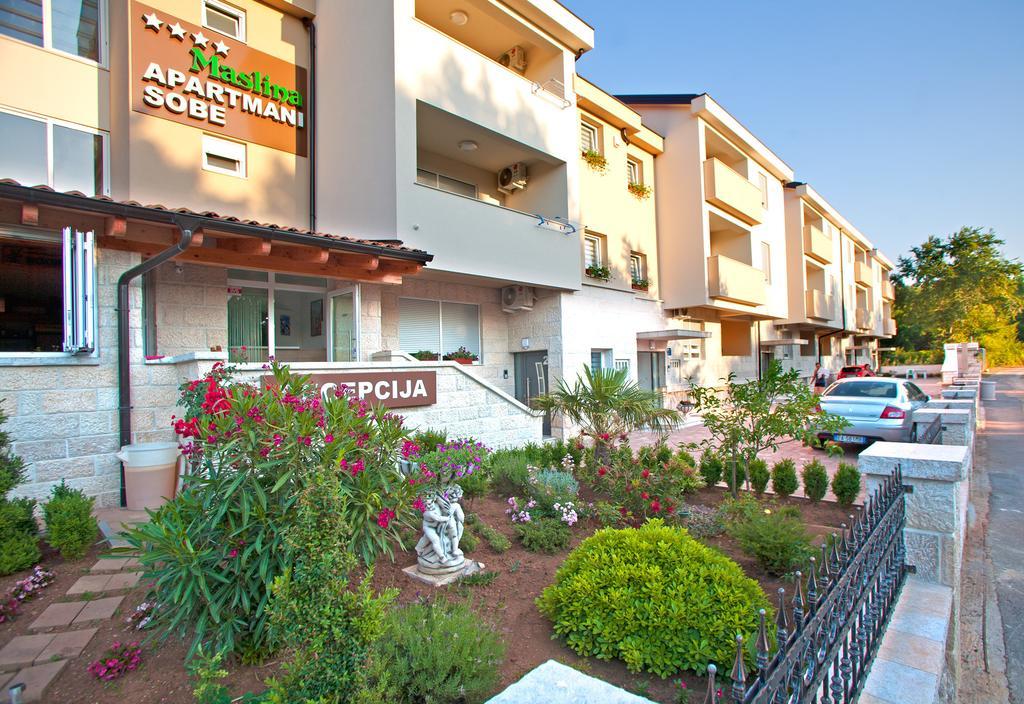 Apartments Maslina I Njivice Kültér fotó