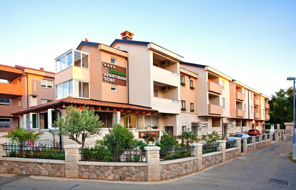 Apartments Maslina I Njivice Kültér fotó