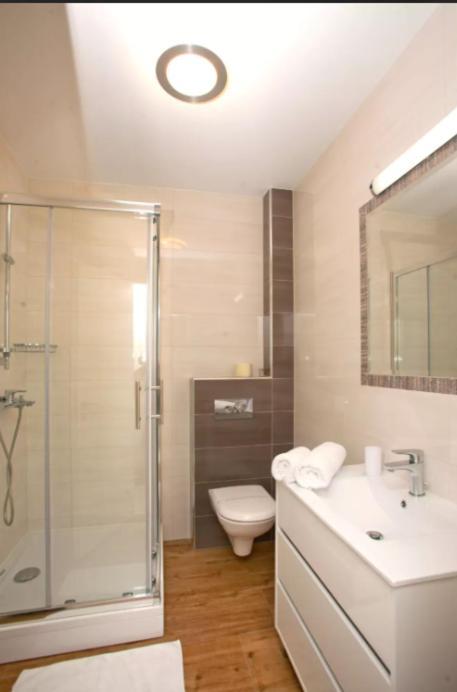 Apartments Maslina I Njivice Kültér fotó