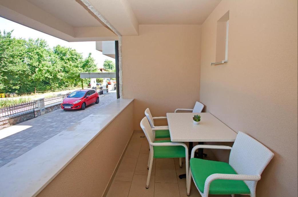 Apartments Maslina I Njivice Kültér fotó