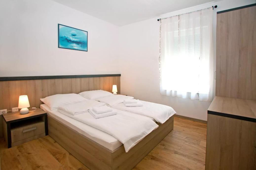 Apartments Maslina I Njivice Kültér fotó