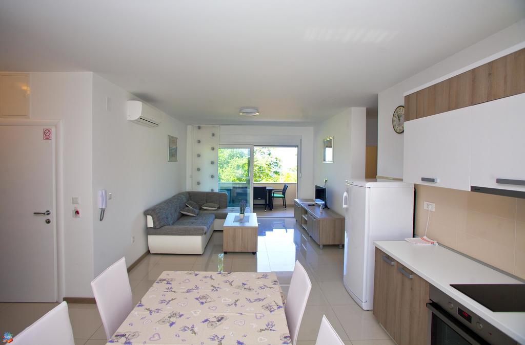 Apartments Maslina I Njivice Kültér fotó