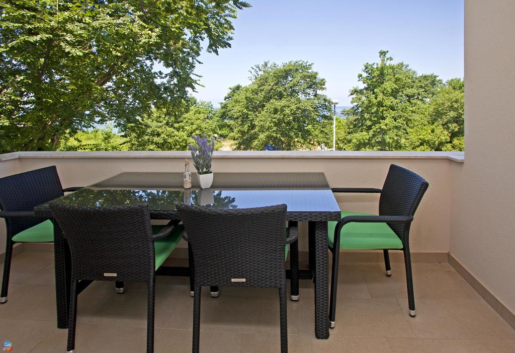 Apartments Maslina I Njivice Kültér fotó